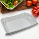 Foldable Plastic Serving Tray - Portable with Handle for Kitchen & Dining (1pc) - Image 3