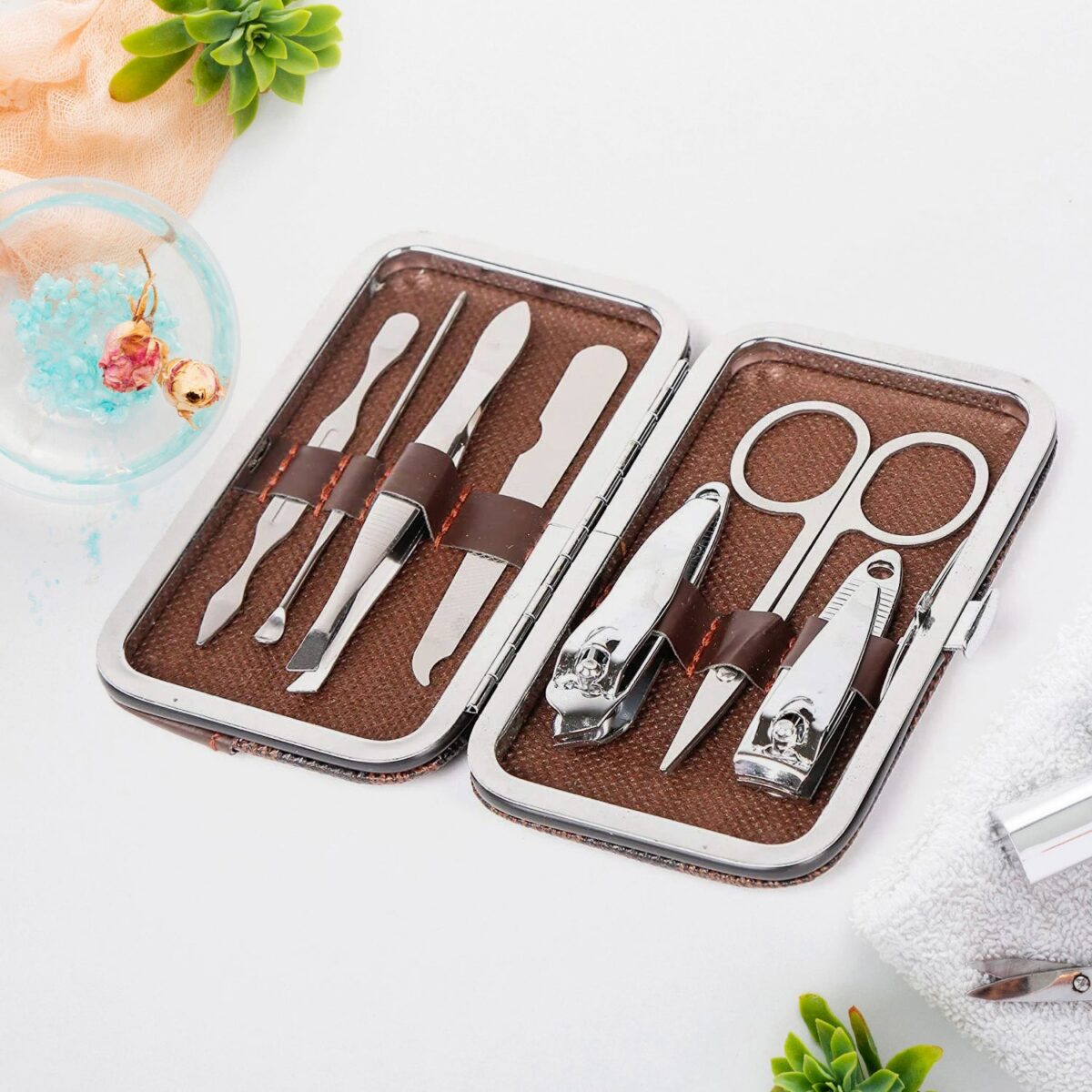 Pedicure & Manicure Tools Kit For Women (7in1) - Image 1