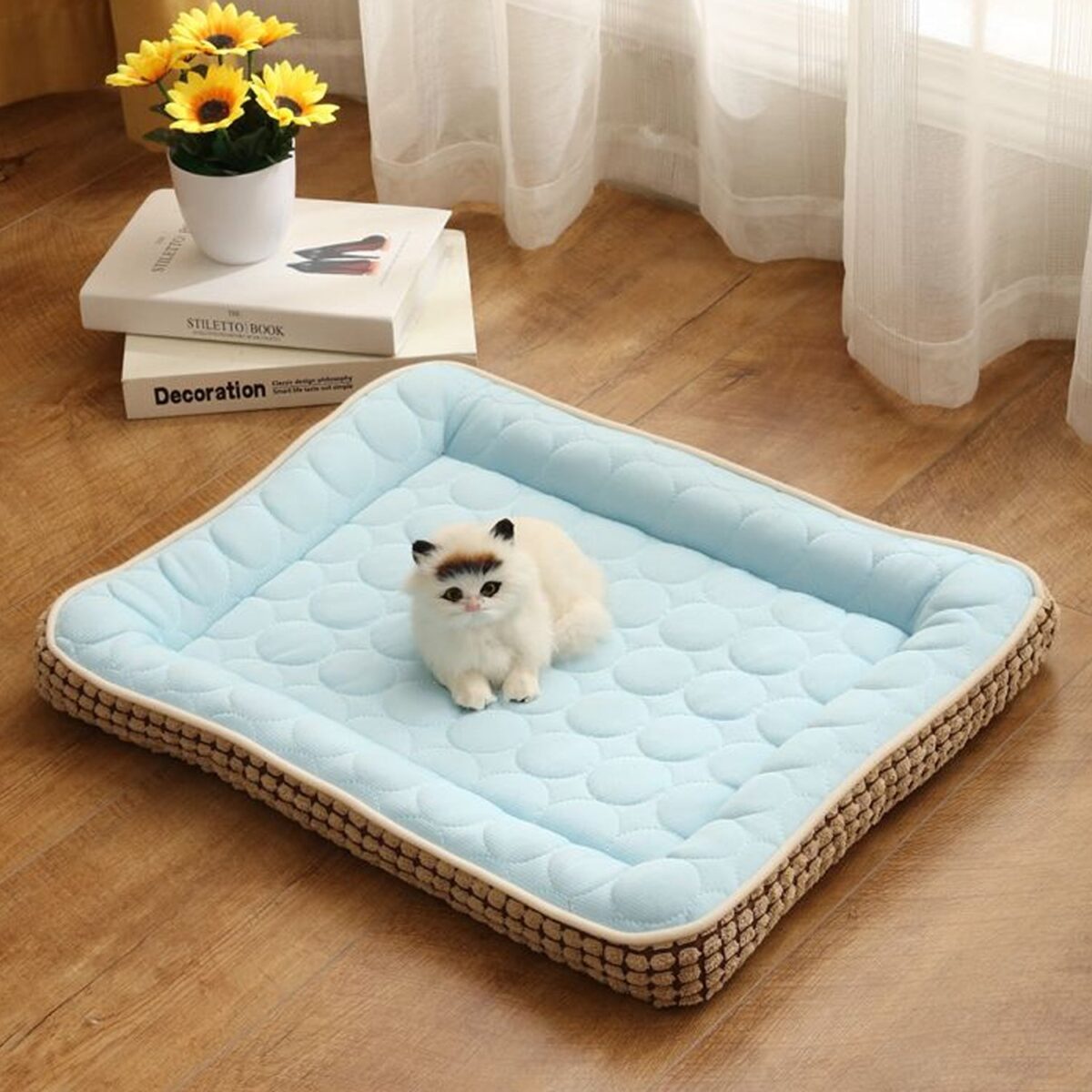 Cat / Dog Bed for Indoor Cats (1 Pc) - Image 1