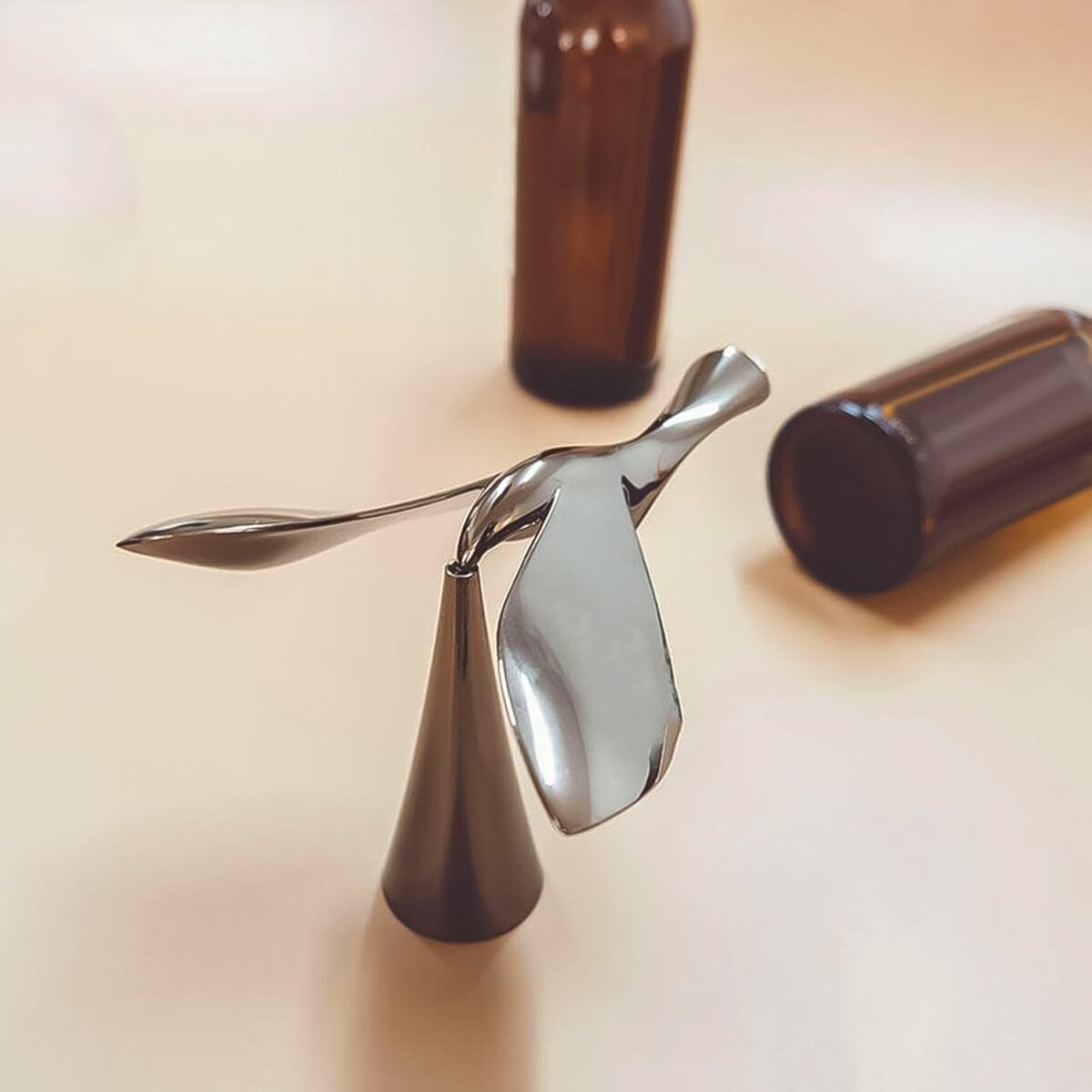 Manual Bottle Opener Bird Shaped Tumbler Balance toy Also (1 Pc) - Image 4