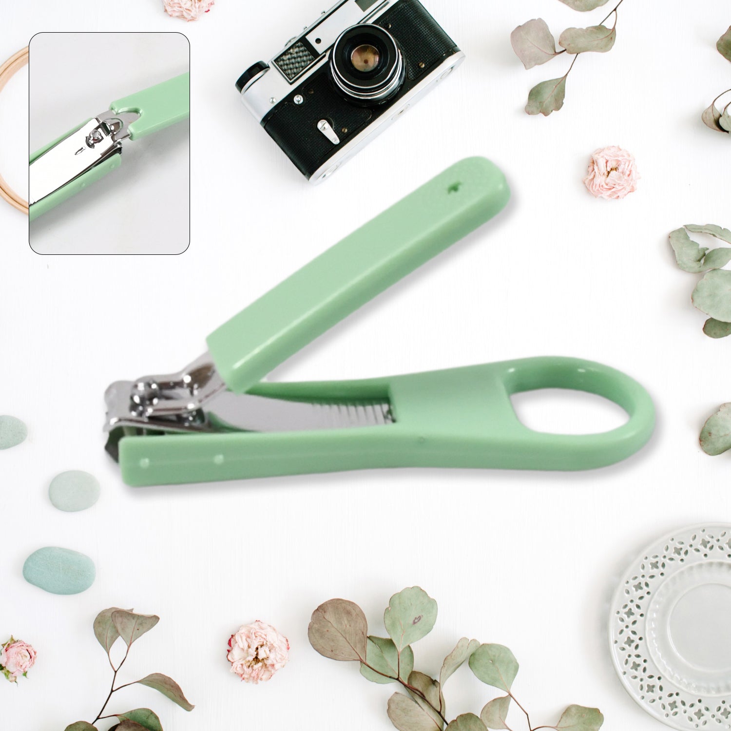 01_a9e9a726-0796-4cd9-a70b-75252589f9e7.jpg Nail Clippers Adult Nail Clippers Plastic/Hardware Green Nail Clippers - Image 1