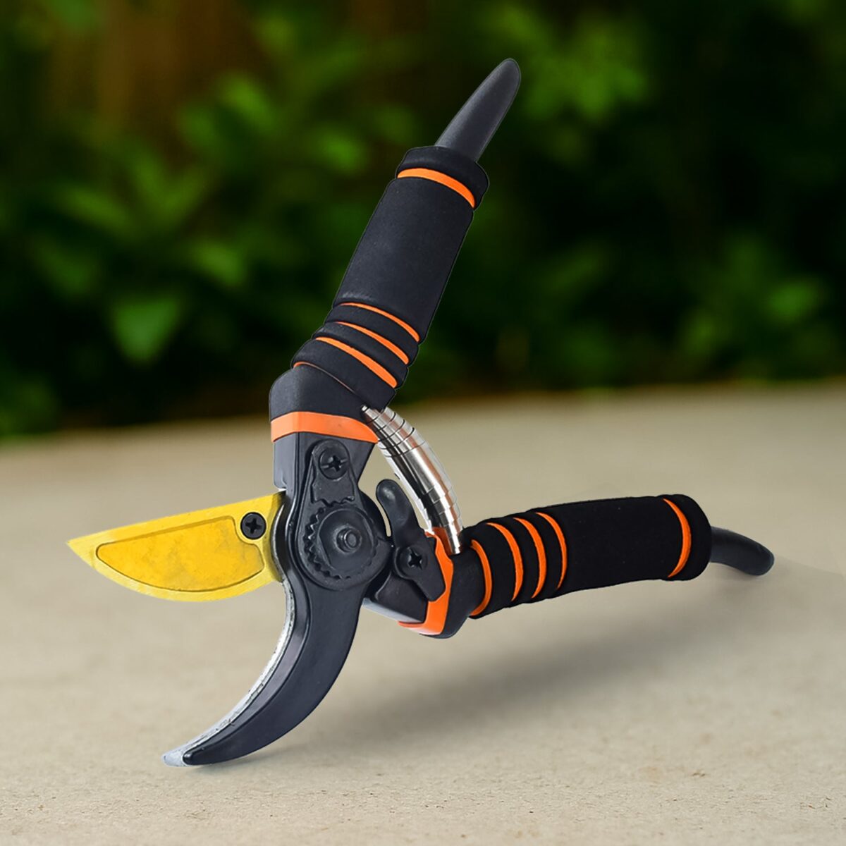 Heavy Duty Garden Pruning Shears (1 Pc) - Image 1