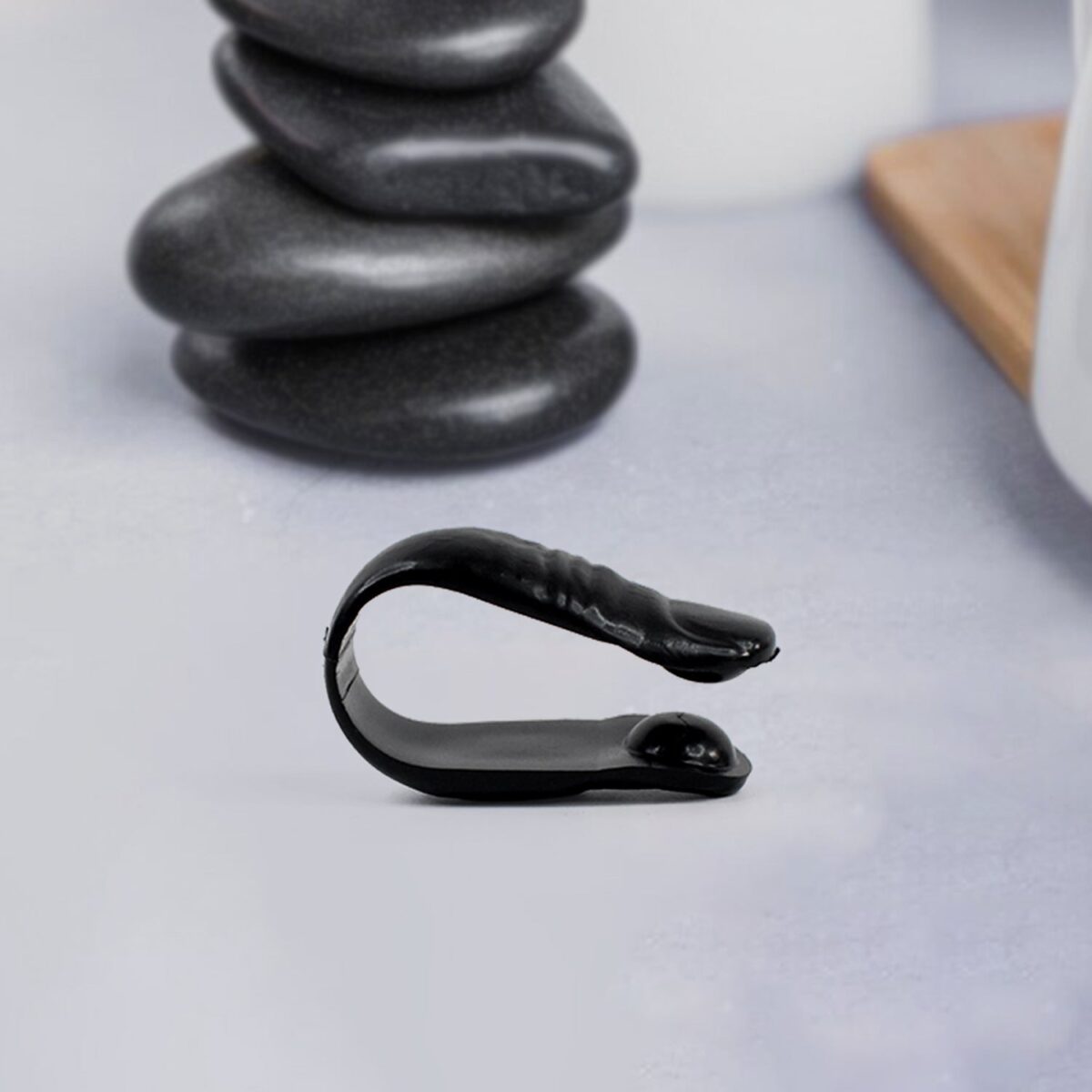 Heavy Duty Plastic Sugar Control LI4 Acupressure Point Clip (1 PC / With Color Box) - Image 4
