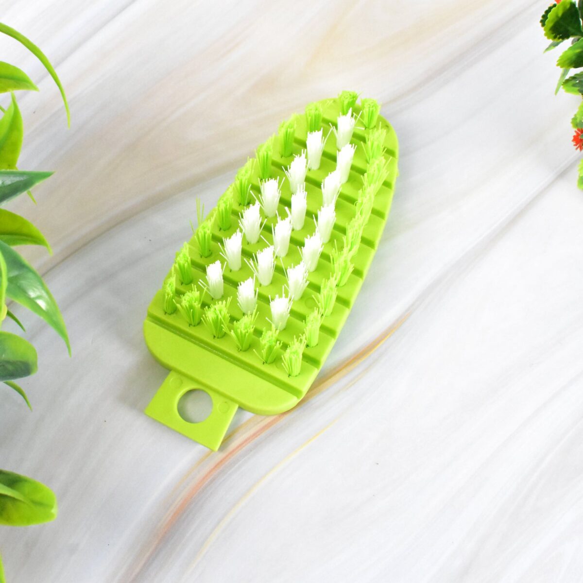 Plastic Fruit & Vegetable Brush (1 Pc) - Image 1