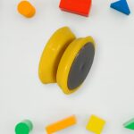 Small yoyo toy with string, rotating yoyo toy, brain exerciser for kids - Image 3