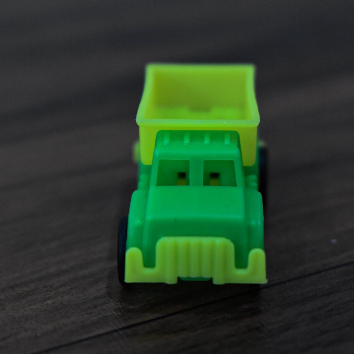 Dumper Truck Toy - Image 1