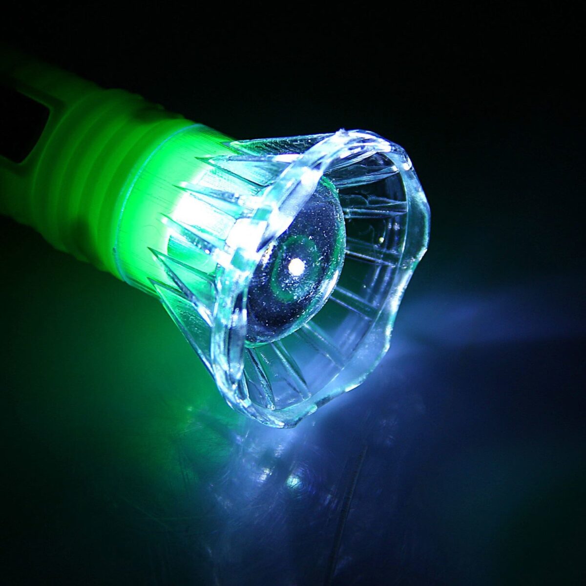 Small Plastic LED Torch Ã¢â‚¬â€œ Cute & Handy Pocket Flashlight for Kids (1 Pc) - Image 3