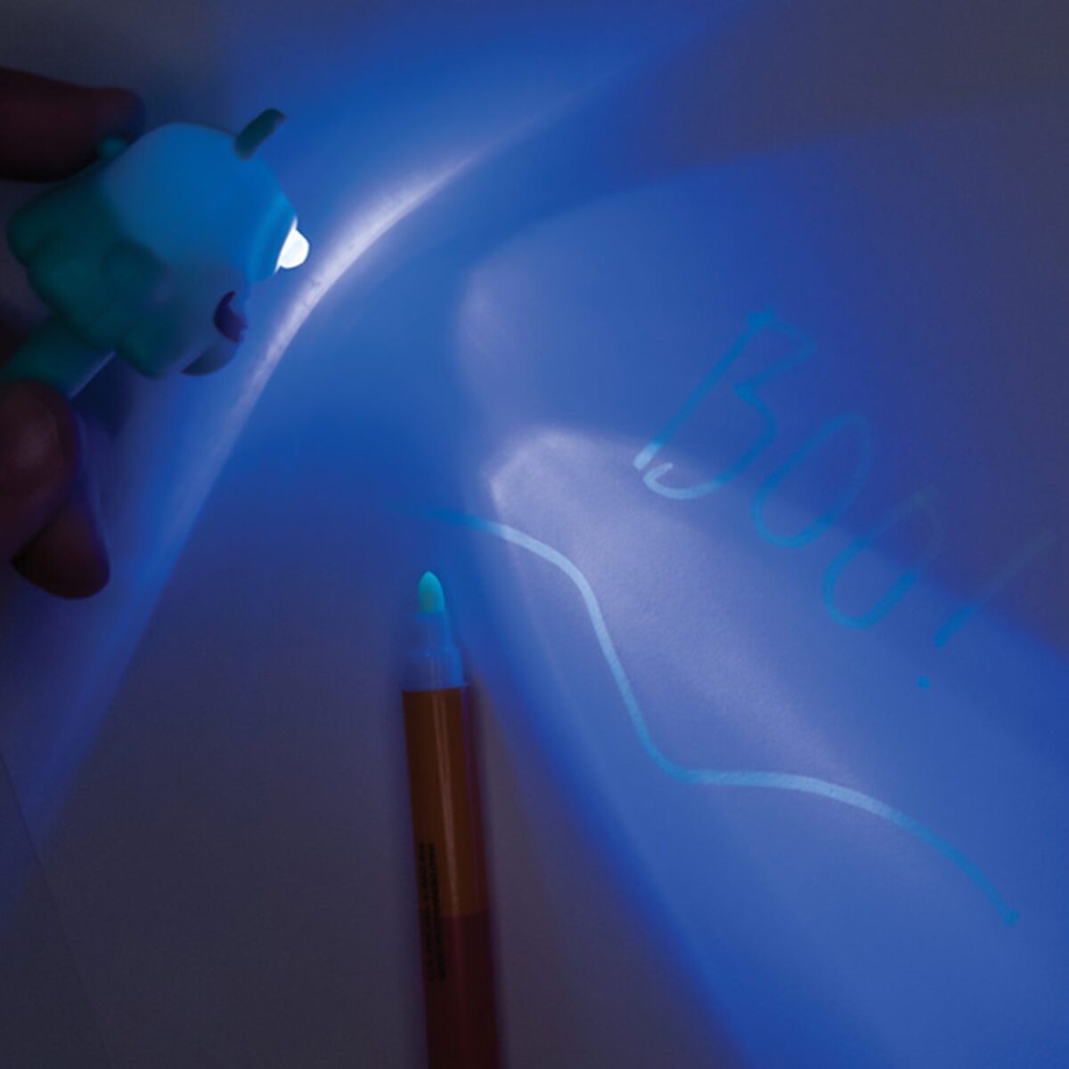 3-in-1 Ball Pen with Marker and Light Versatile Writing Tool (1 Pc) - Image 3