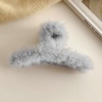 Large Plush Hair Claw Clips, Plastic Fluffy Hair Claw Hair (1 Pc / Mix Color) - Image 4