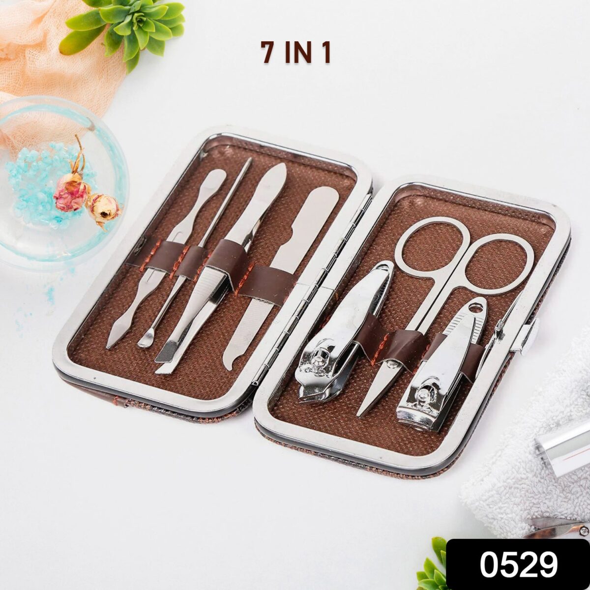 Pedicure & Manicure Tools Kit For Women (7in1) - Image 2