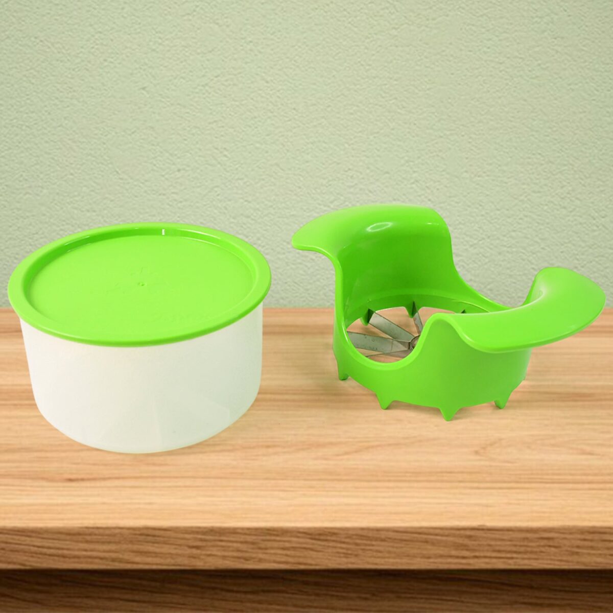 Apex Apple Cutter with Container Ã¢â‚¬â€œ Unbreakable ABS Body & Stainless Steel Blades - Image 5