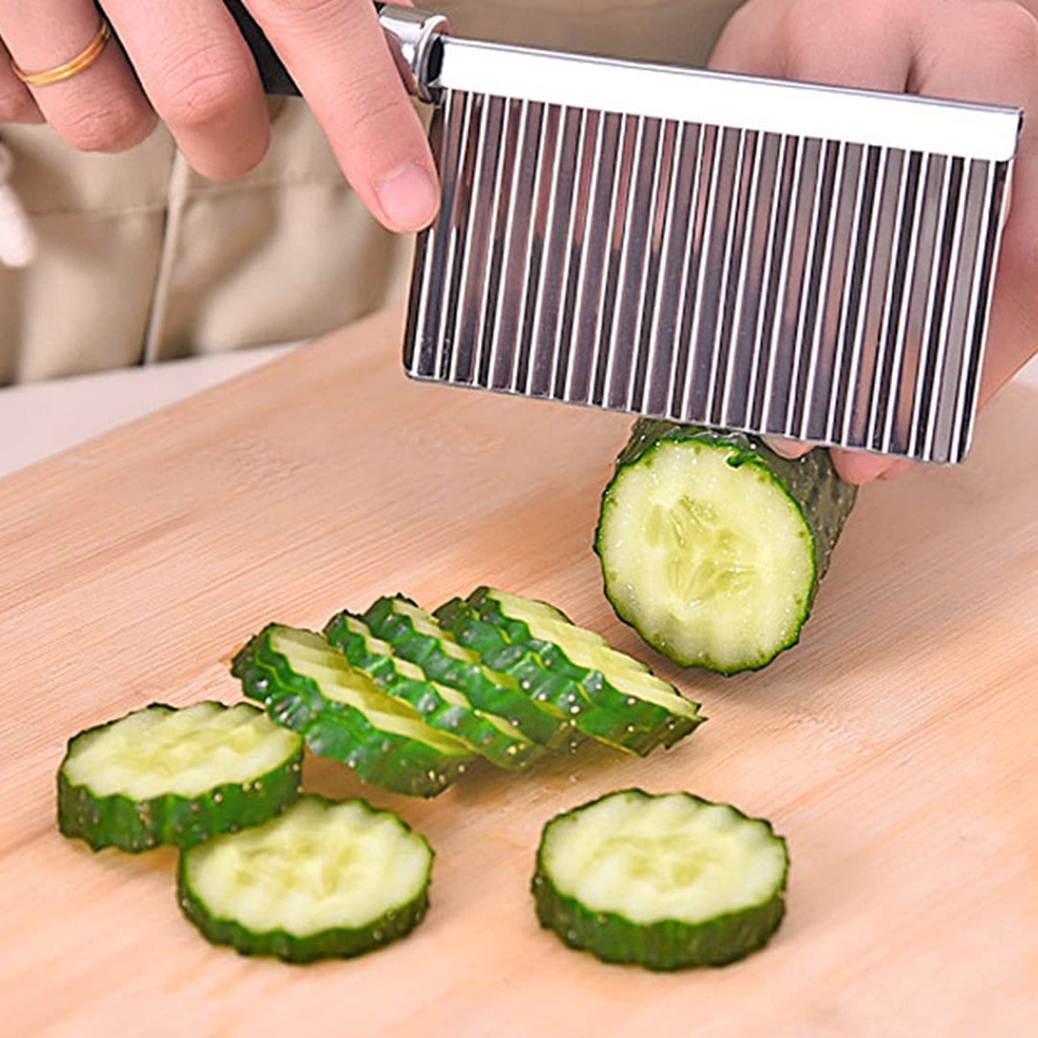 02_e06e5023-ae75-4a38-bd32-91a9daafb4ff.jpg Stainless Steel Crinkle Cutter Knife for Salad and Vegetables - Image 1