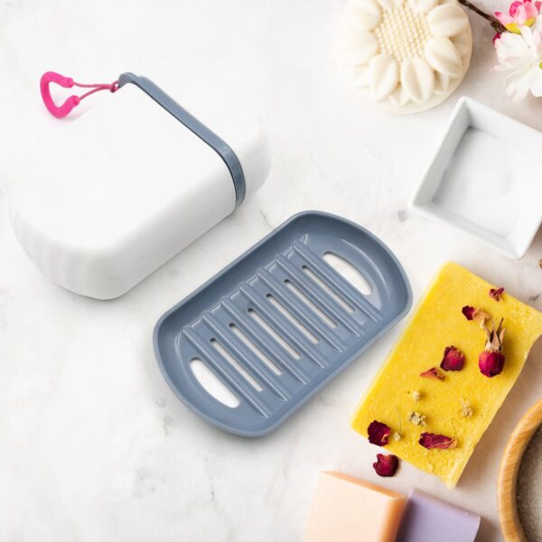 Stylish & Leak-Proof Travel Soap Box â€“ Secure Seal for Home, Bathroom, Hiking & Camping (1 Pc)