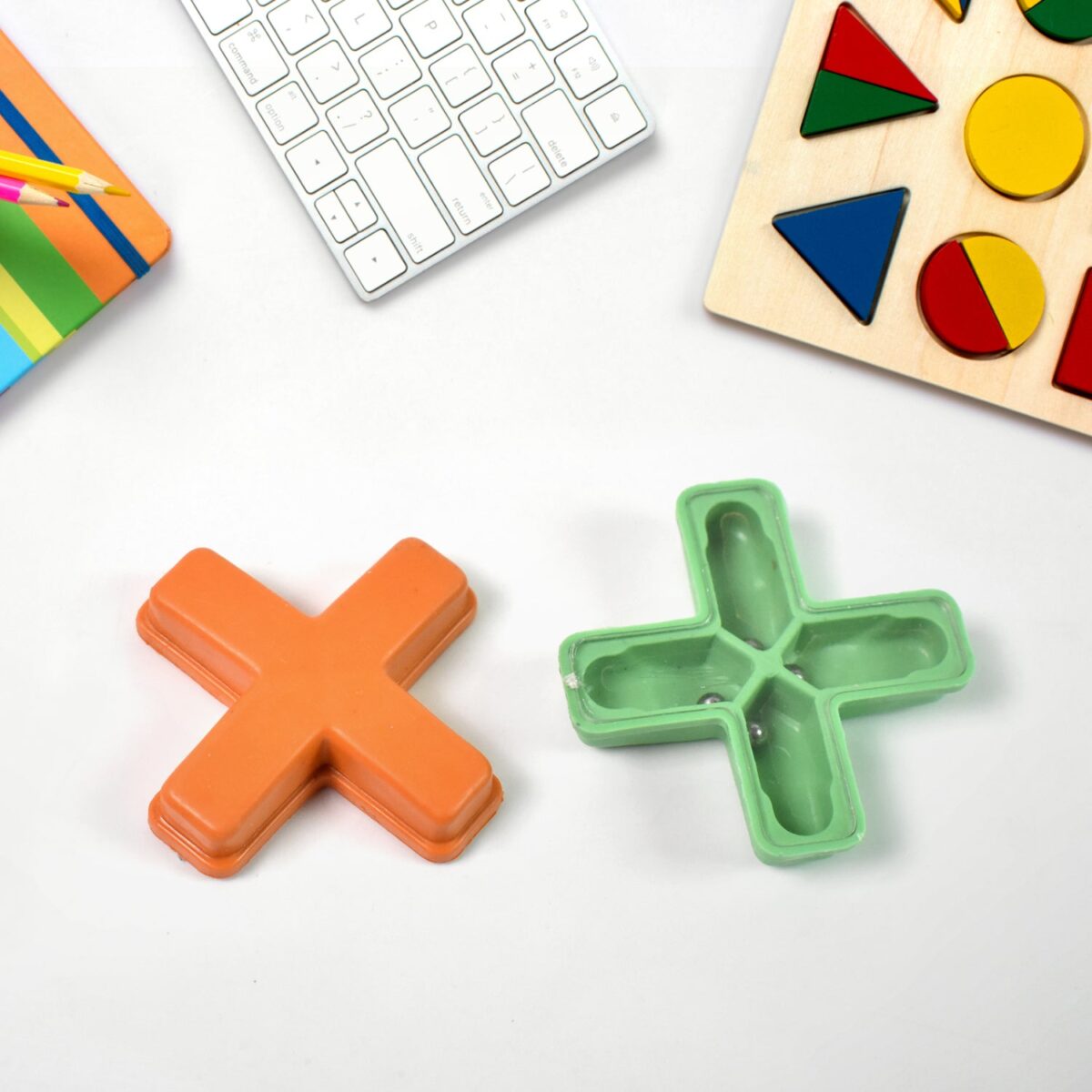 Magic Toys Magic Cross Magic Tricks Puzzle (1 Pc / Mix Color & Design) - Image 3