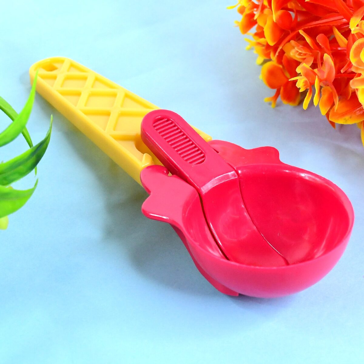 1-Piece Plastic Ice Cream & Watermelon Scooper with Trigger Dipper - Image 4