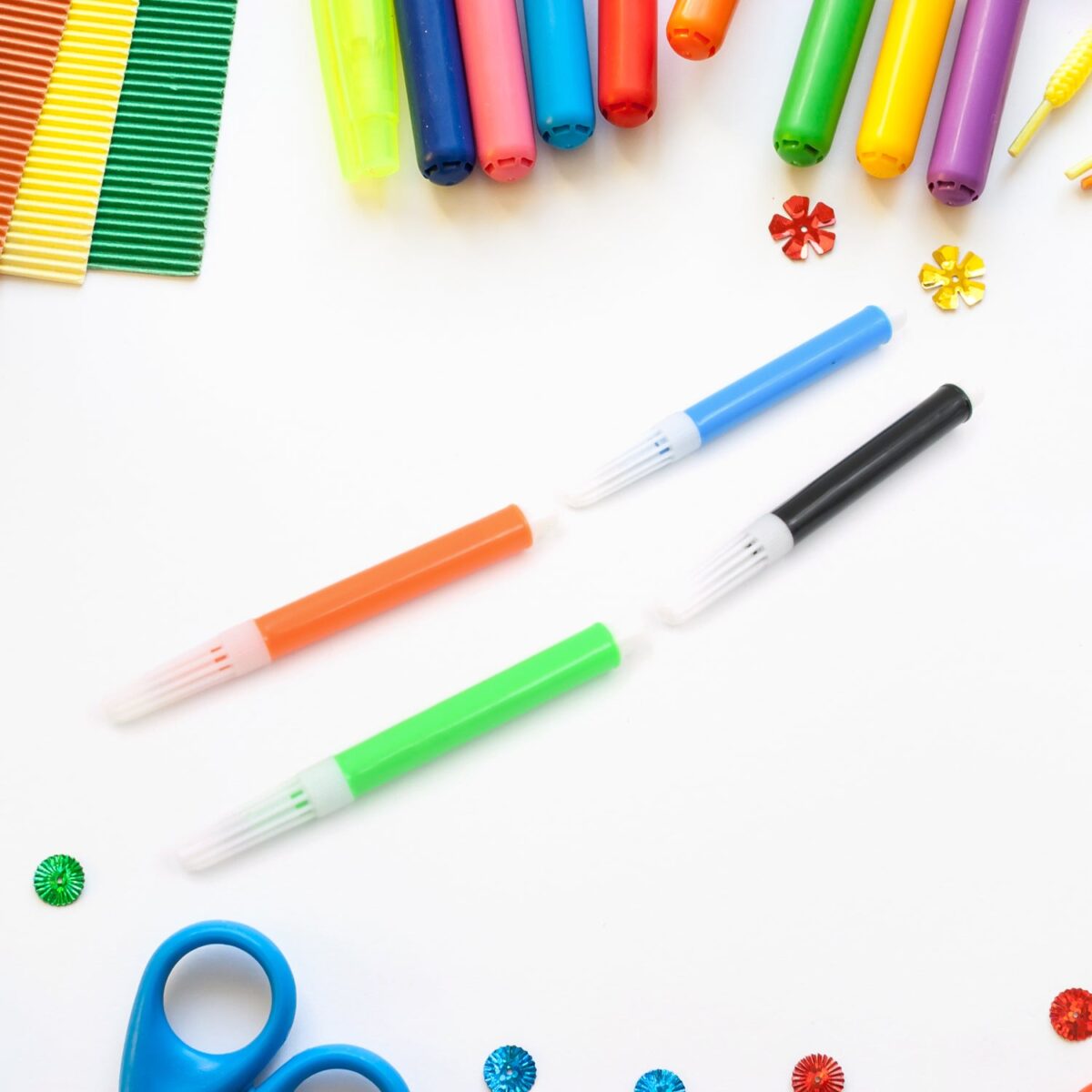 4-Piece Waterproof Marker Pen Art Set for DIY Crafts, Kids & Artists - Image 3