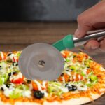 Kitchen Stainless Steel Wheel Pizza Cutter (1 pc) - Image 4