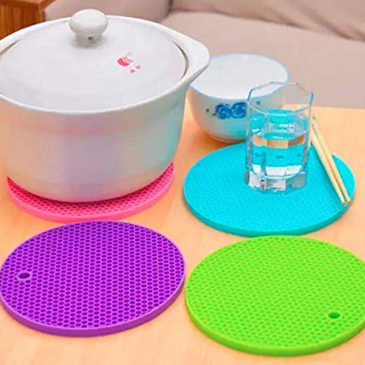 Silicon Hot Pot Mat Set - 4-Piece Heat-Resistant Trivets for Protecting Surfaces - Image 4