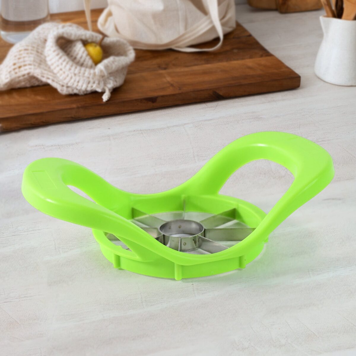 Multi Purpose Fruit Slicer Apple Cutter Regular With 8 Stainless Steel Blades Apple Slicer (1 Pc) - Image 4