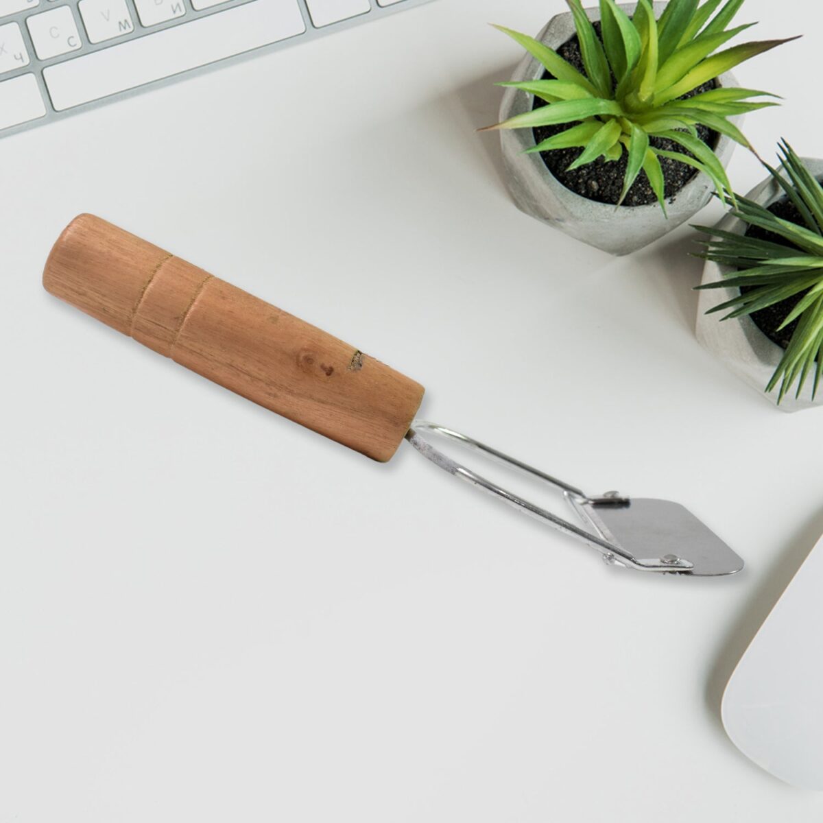 Wooden Handle Metal Vegetable Cutter, Peeler, Slicer (1 Pc / B Grade) - Image 4