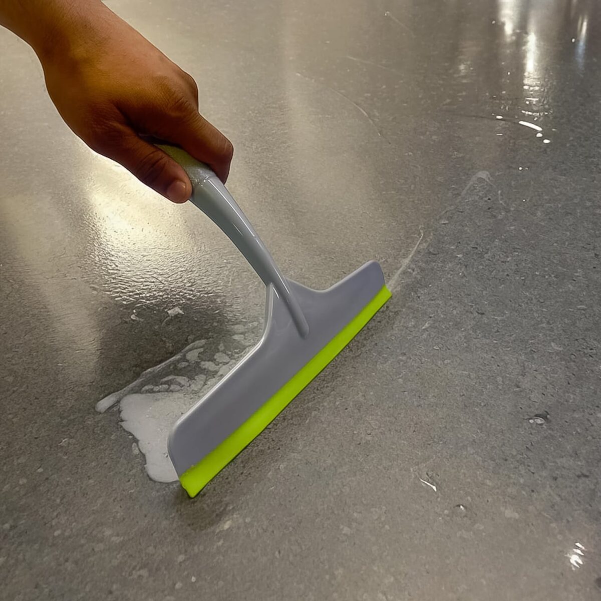 Plastic Kitchen Wiper (Grey / 1 Pc) - Image 4