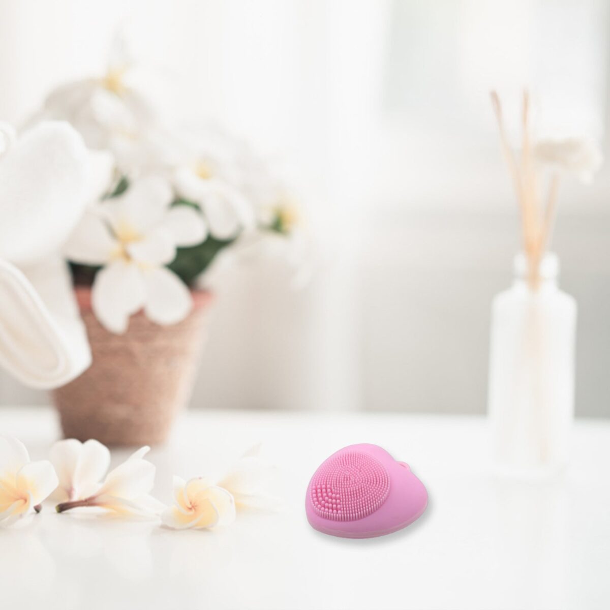 Waterproof Heart-Shaped Face Wash Brush | Silicone Facial Cleansing & Exfoliating Scrubber for Women - Image 6