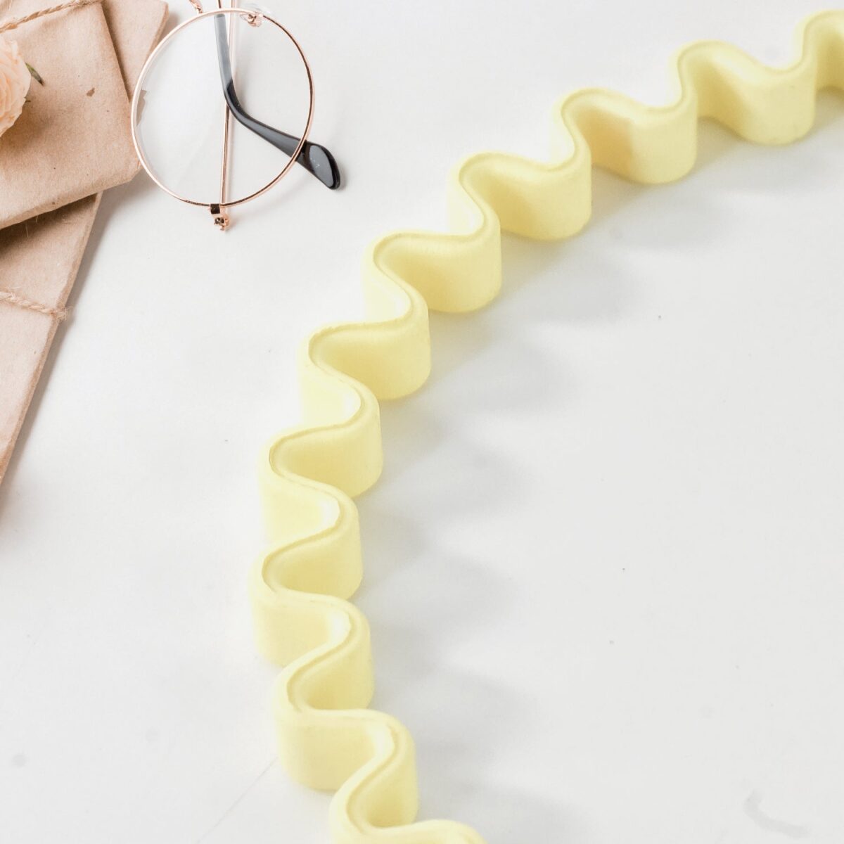 Plastic Simple Headbands Comb Headbands Hairbands (1 Pc) - Image 3