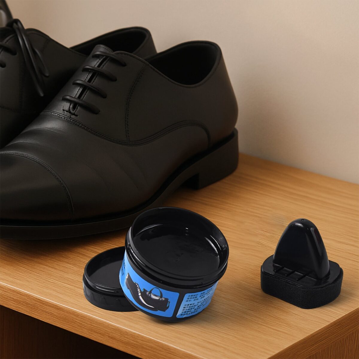 Instant Shoe Shine Sponge with Liquid Polish (1 Pc) - Image 4