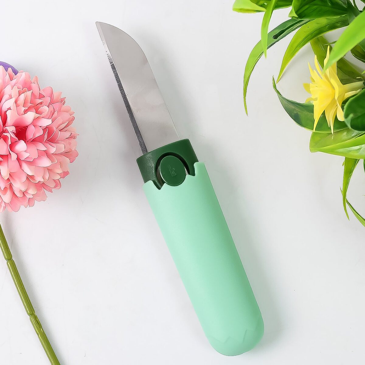 2-in-1 Multifunctional Knife & Sawtooth Peeler for Fruits and Vegetables - Image 7