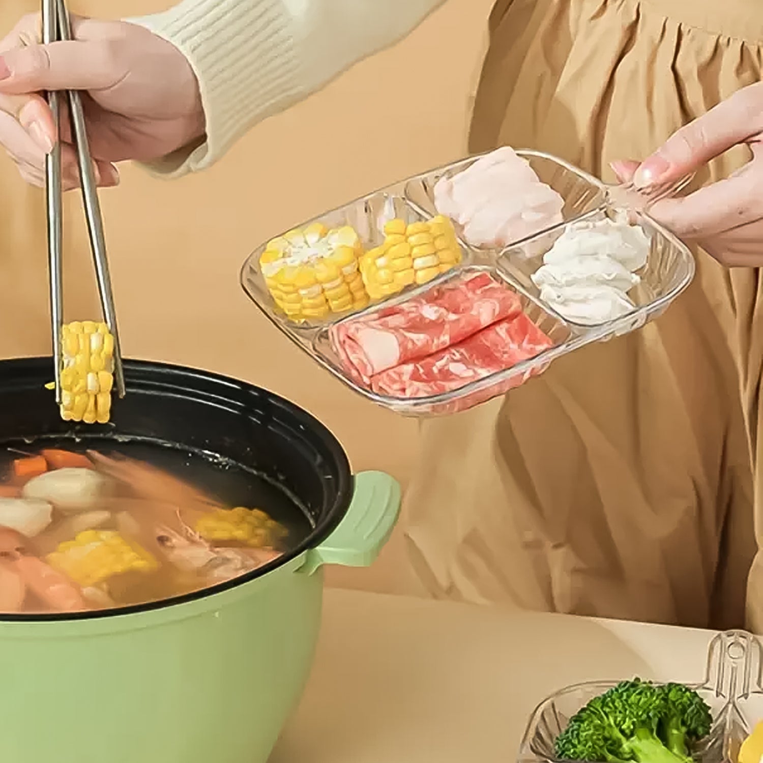 04_7fa078b2-525b-4d70-afb7-c4c3fb543048.jpg Plastic Kitchen Trays for Serving (4 Compartment / 1 Pc) - Image 7