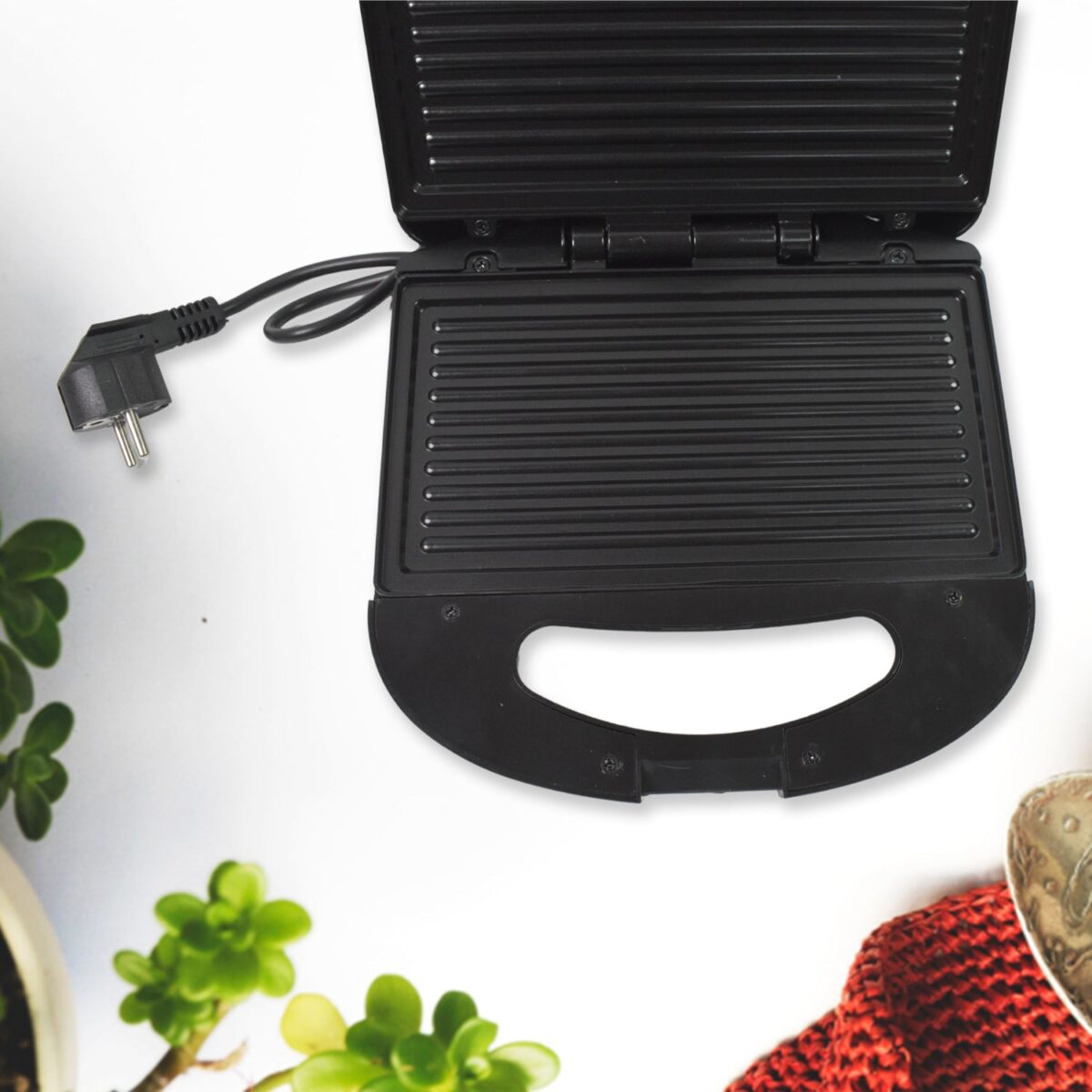 Sandwich Maker Makes Sandwich Non-Stick Plates| Easy to Use with Indicator Lights Sandwich toaster - Image 6