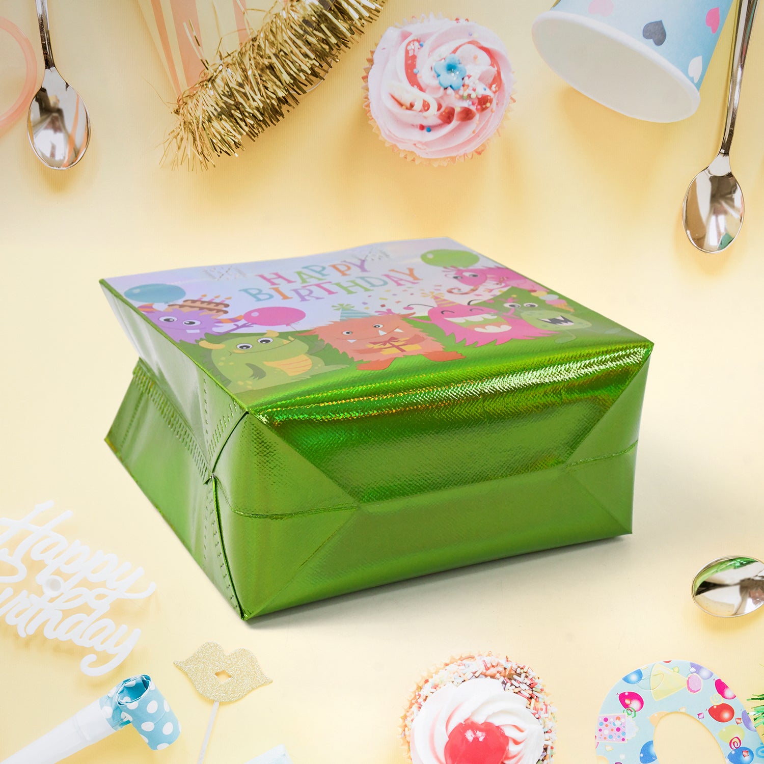 04_ca0f7e92-59ed-452b-84fa-52c7ecf8b477.jpg Birthday Gift Bag, Reusable Party Gift Bags (1 Pc / Mix Design) - Image 3