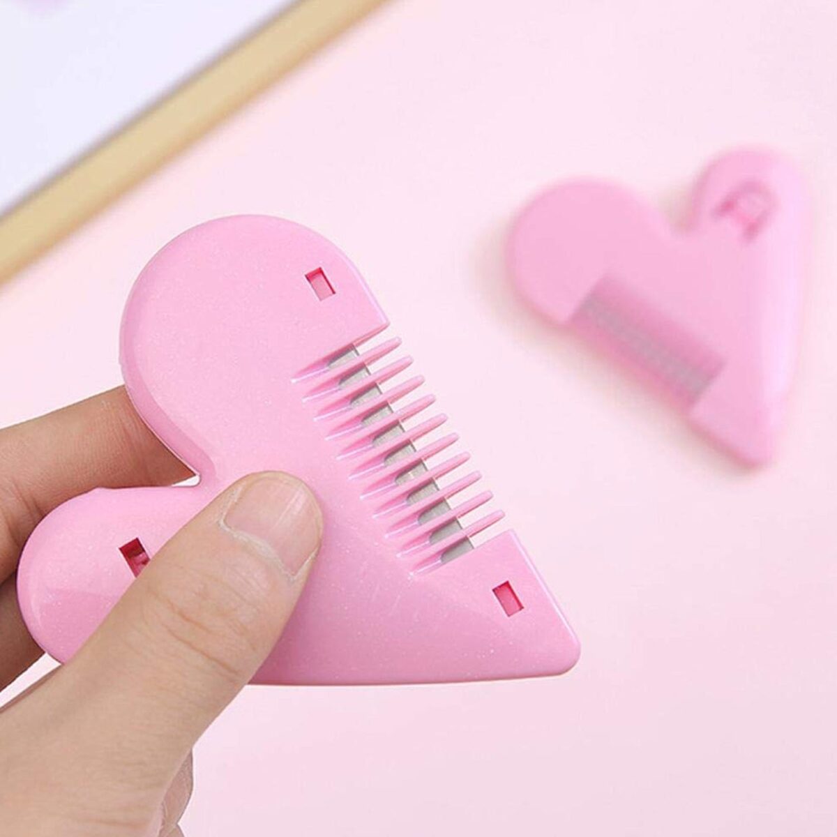 Heart Shape Plastic Hair Cutting Scissors (1 Pc / With Card Packing) - Image 6