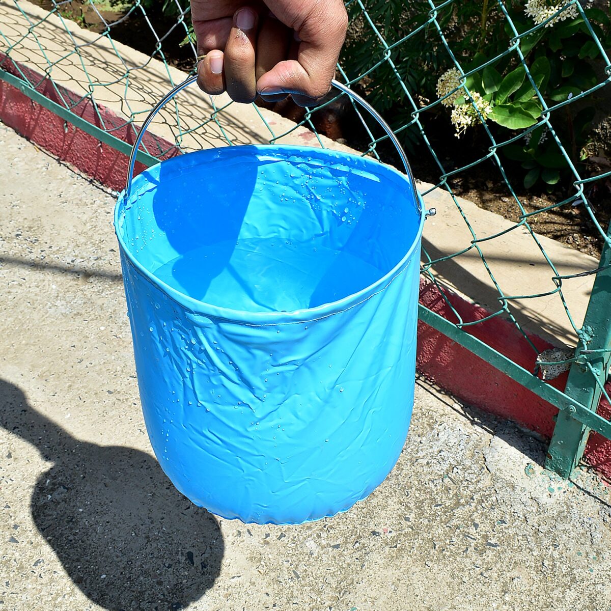 Folding Bucket, Portable, Round Bucket, Simple Bucket, With Handle, Multi-functional, For Outdoor Use, Fishing, Car Washing, Cleaning, Disaster Prevention, Portable, Lightweight, Durable (1 pc / Mix Color) - Image 8
