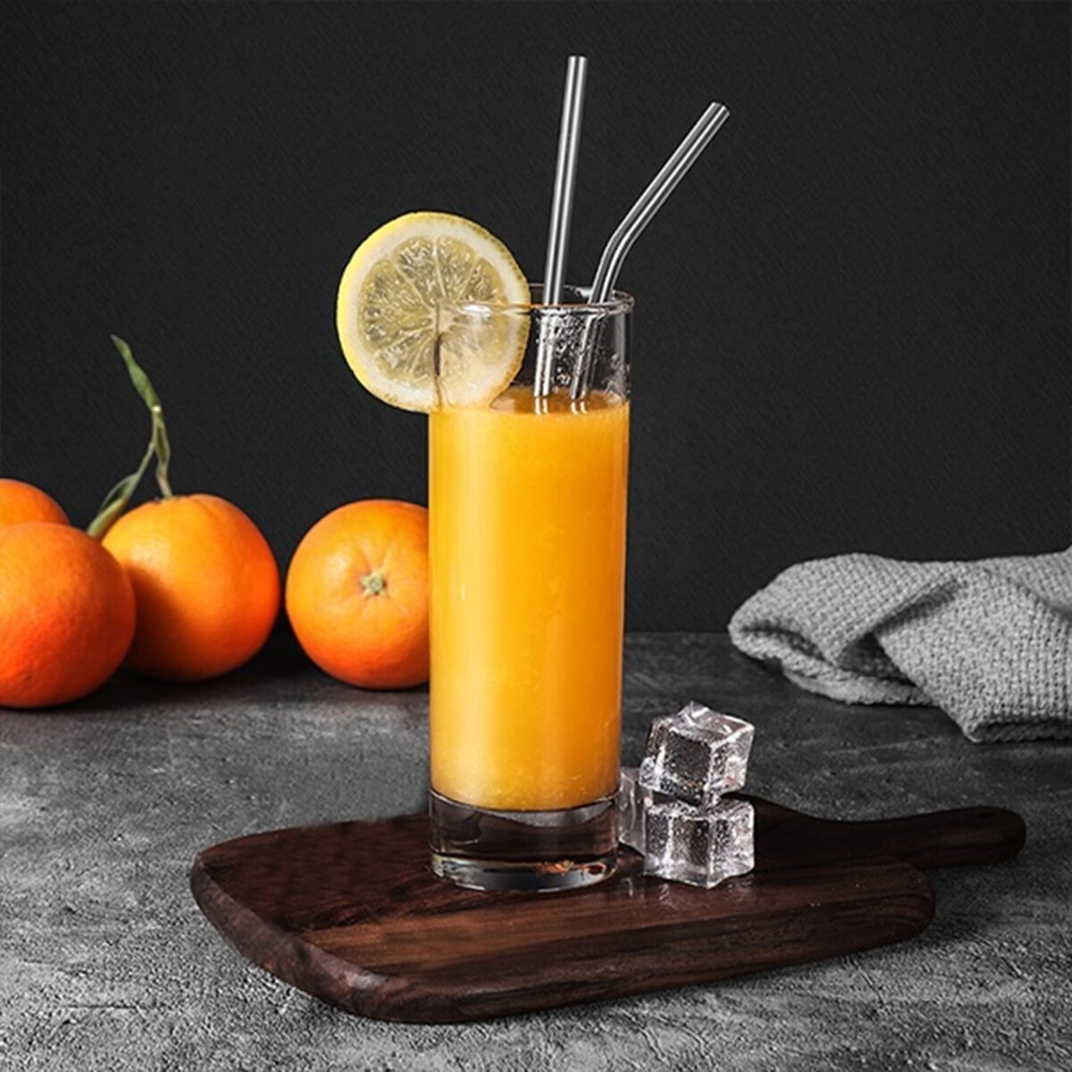 Set of 4 Stainless Steel Straws & Brush (2 Straight straws, 2 Bent straws, 1 Brush) - Image 1