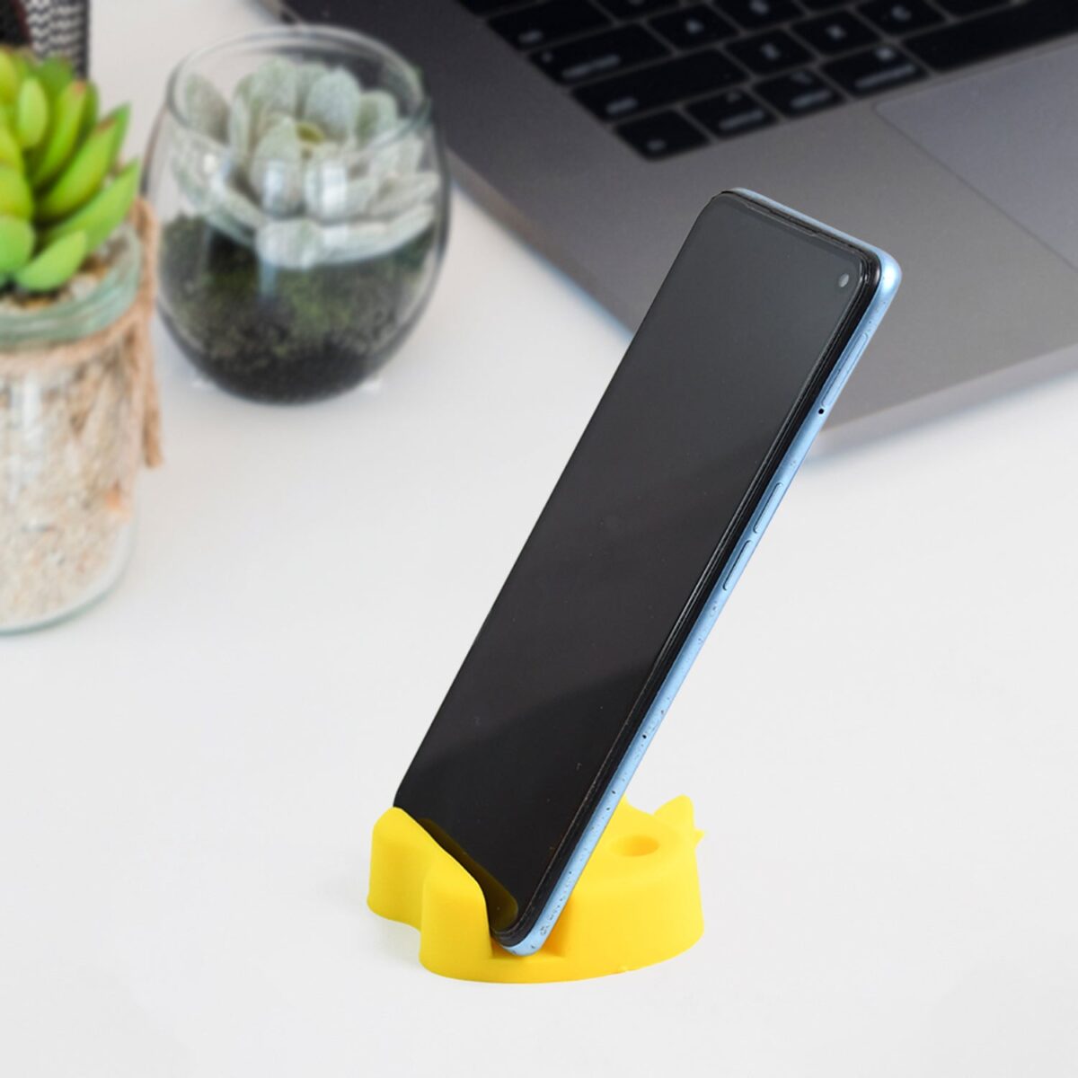 Multi-Functional Apple-Shaped Plastic Mobile Stand with Pen Holder (1 Pc / Mix Color) - Image 7