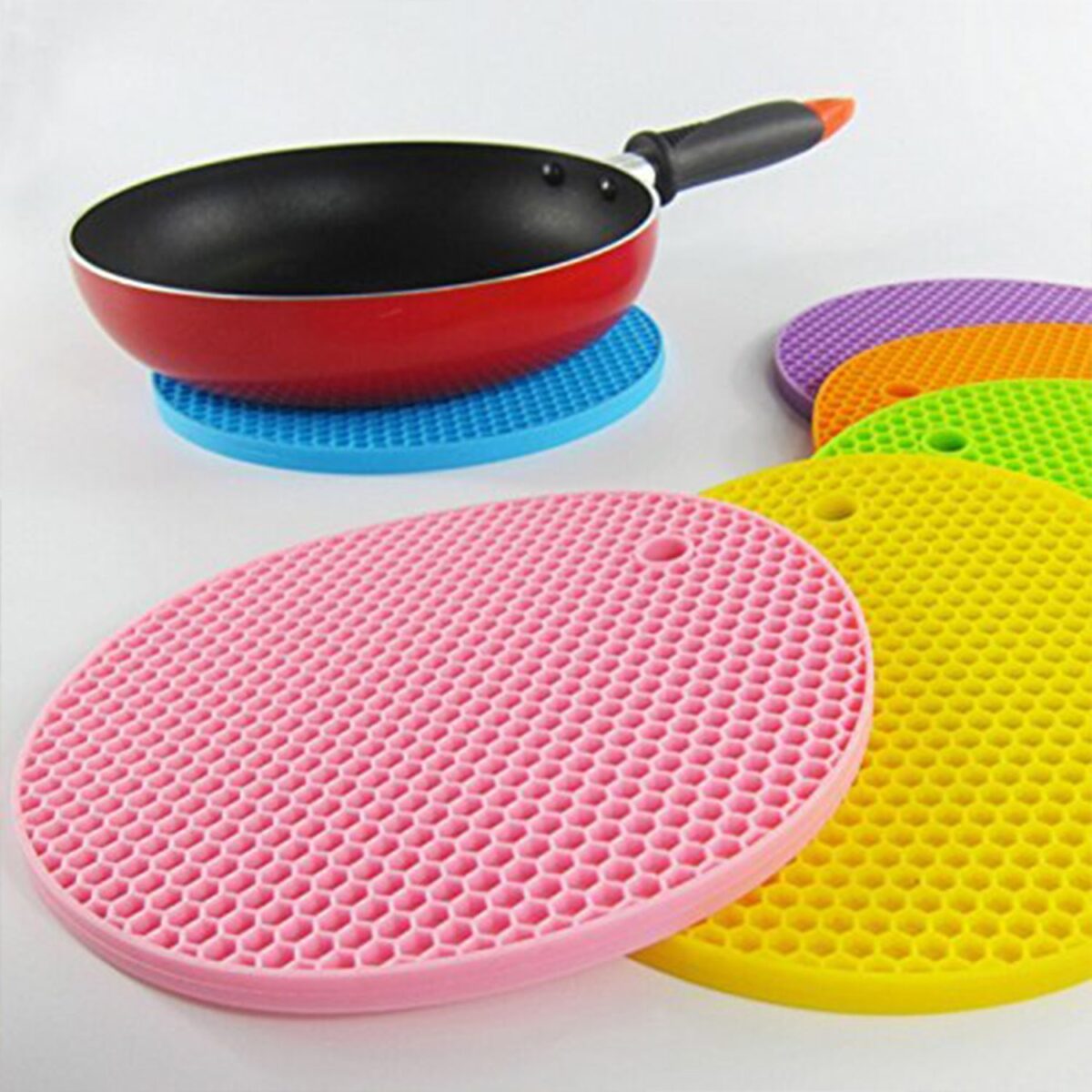 Silicon Hot Pot Mat Set - 4-Piece Heat-Resistant Trivets for Protecting Surfaces - Image 6