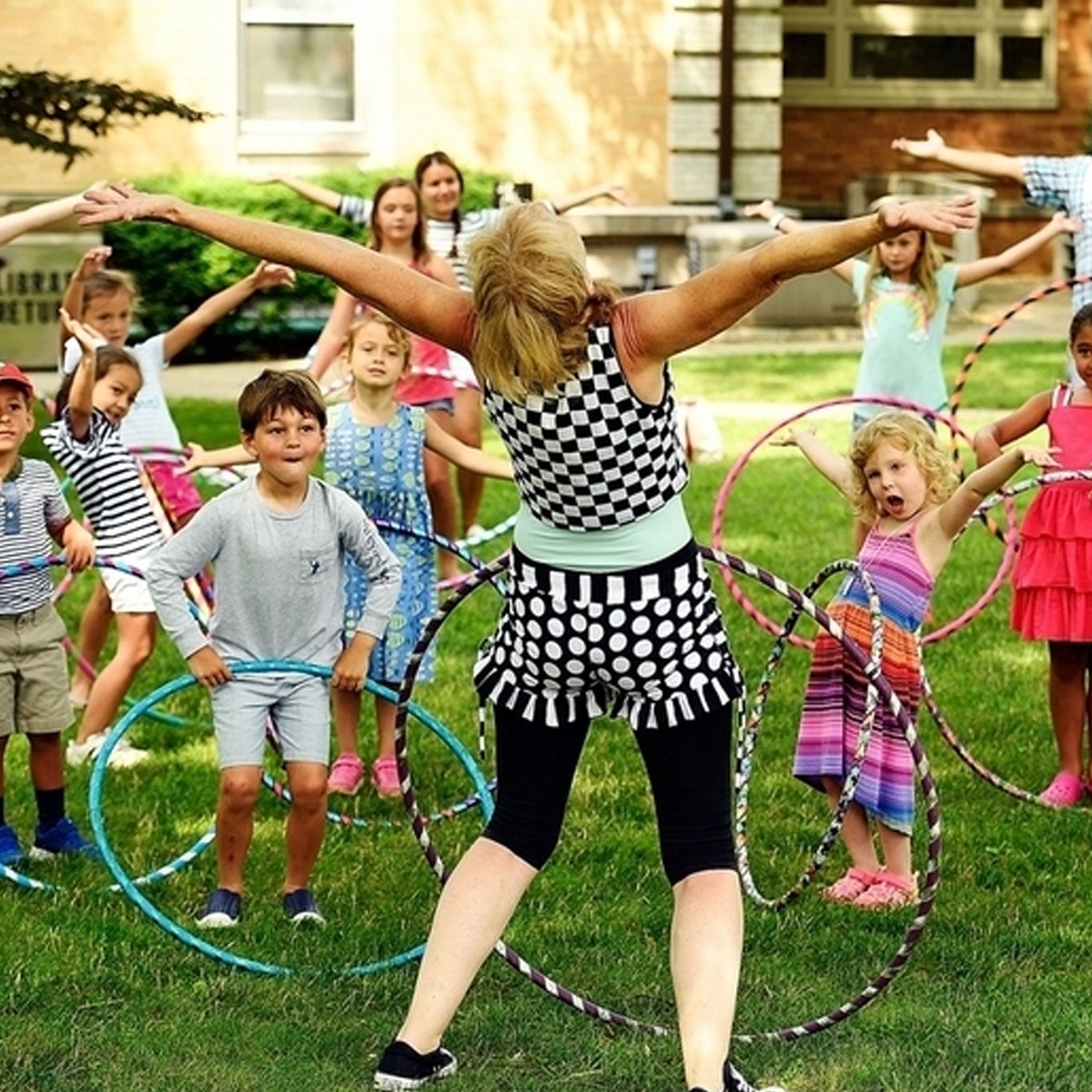 06_7e31c8b3-c8d0-49a0-b1d5-438ce49b850c.jpg Hoops Hula Interlocking Exercise Ring for Fitness with Dia Meter Boys Girls and Adults (8 Pcs Set) - Image 6