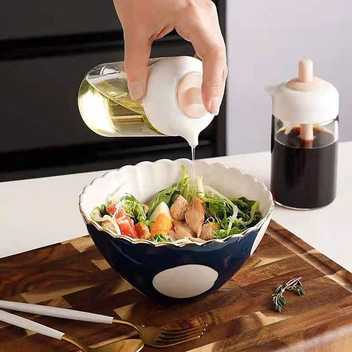 Oil Dispenser with Silicone Oil Brush (1 Pc / With Brush / 250 ML Approx) - Image 1