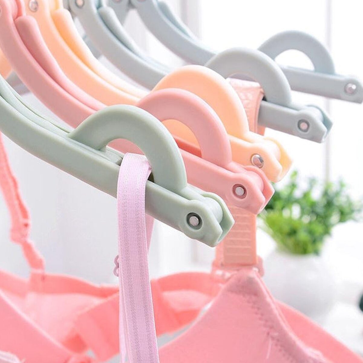 Travel Hangers Ã¢â‚¬â€œ Portable Folding Clothes Drying Rack for All - Image 6