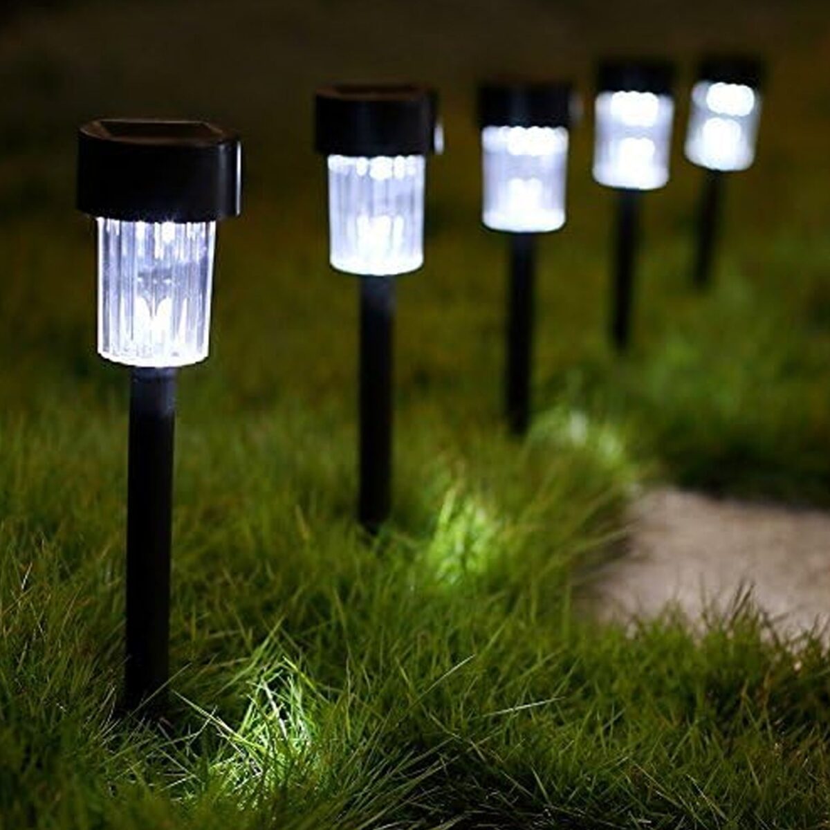 Solar Panel Led Spike Spot Light Landscape Garden Yard Path Lawn Outdors Solar Lamps, Waterproof Outdoor Decorative Landscape Lights for Garden, Patio, Yard, Walkway (MOQ :- 24) - Image 1