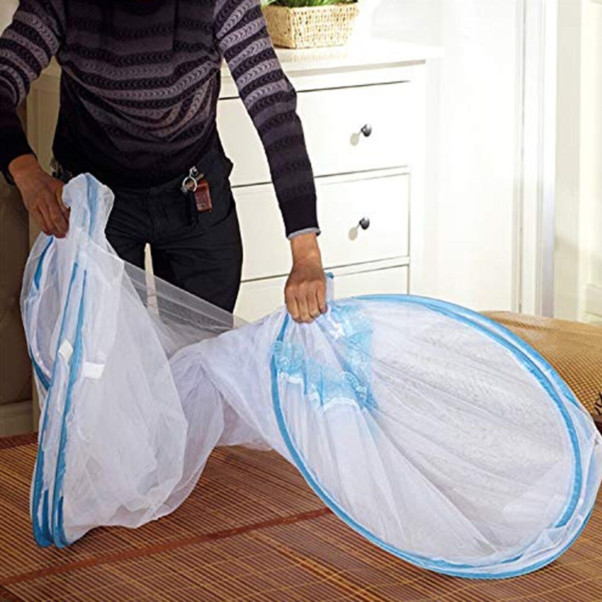 Premium Polyester Foldable Mosquito Net Tent (100 Cm Long / 1 Pc) - Image 3