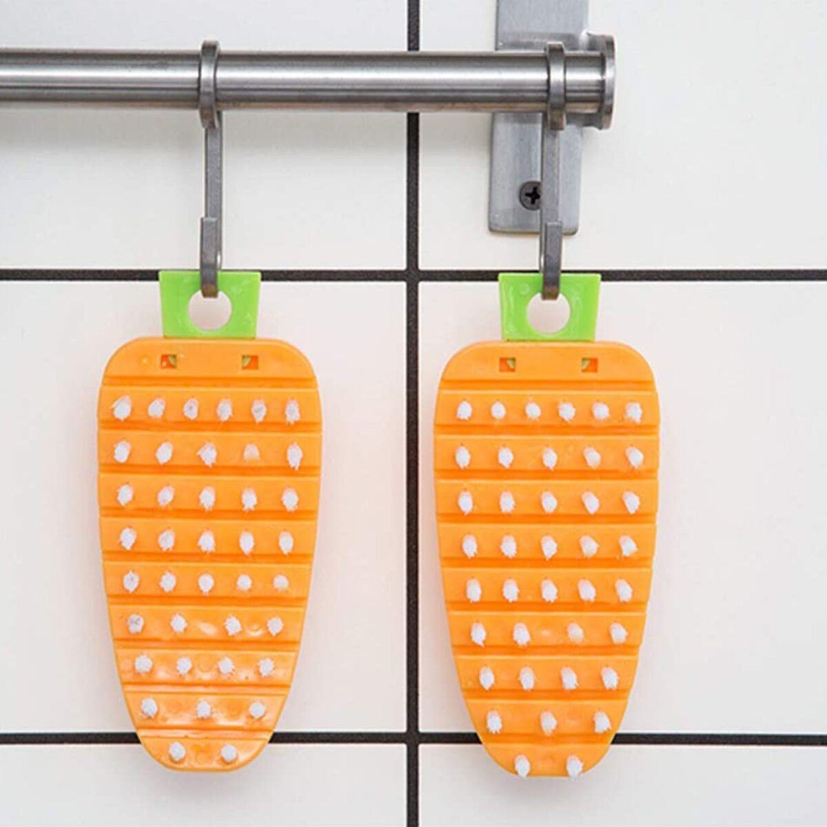 Carrot-Shaped Non-Toxic Vegetable Scrubbing Brush for Fruits & Veggies - Image 8