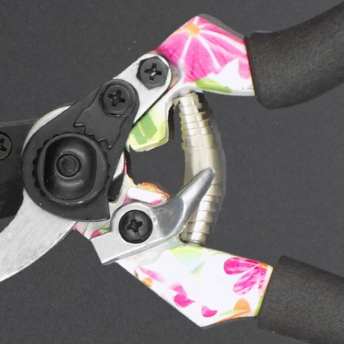 Garden Sharp Cutter Pruners Scissor with grip-handle - Image 5