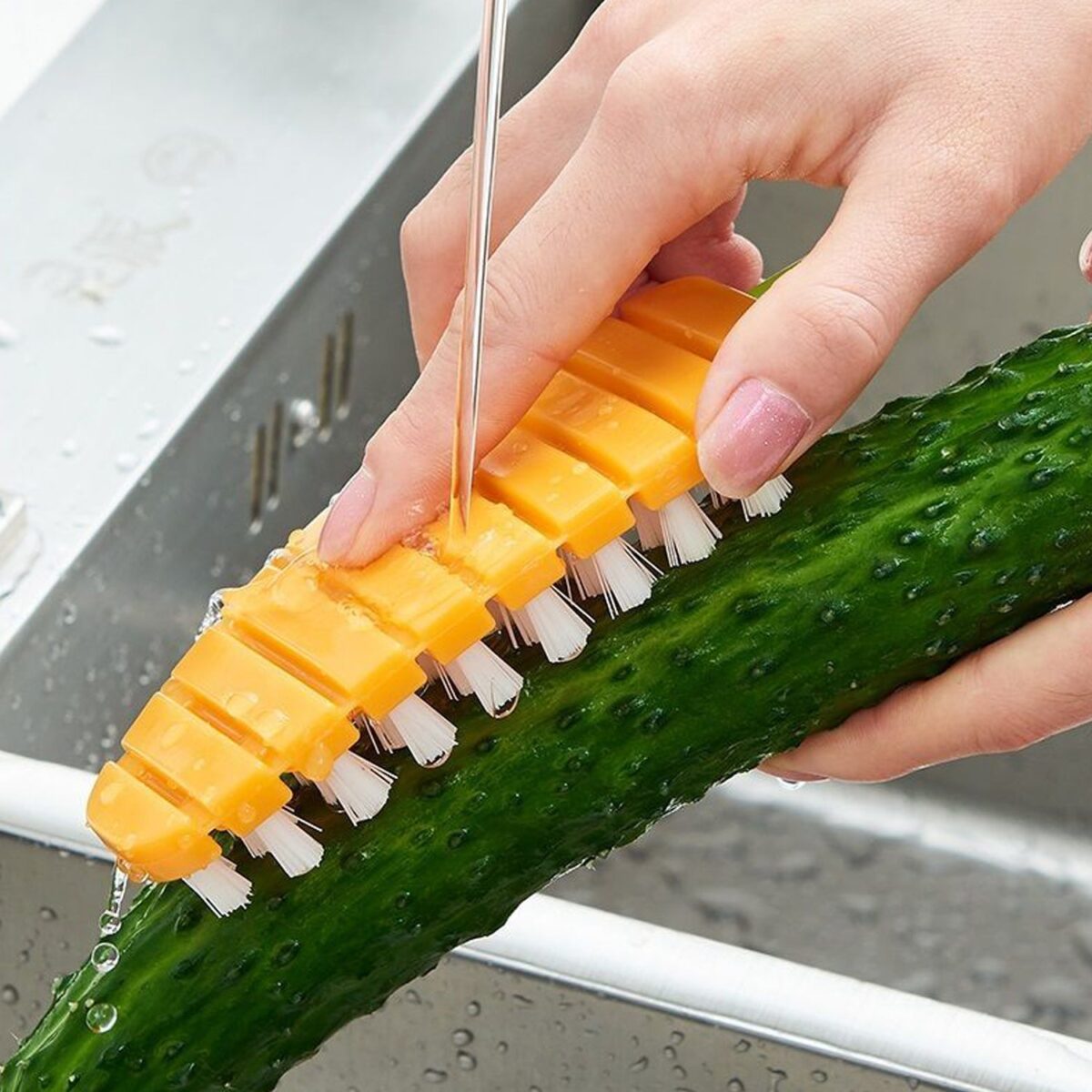Carrot-Shaped Non-Toxic Vegetable Scrubbing Brush for Fruits & Veggies - Image 9