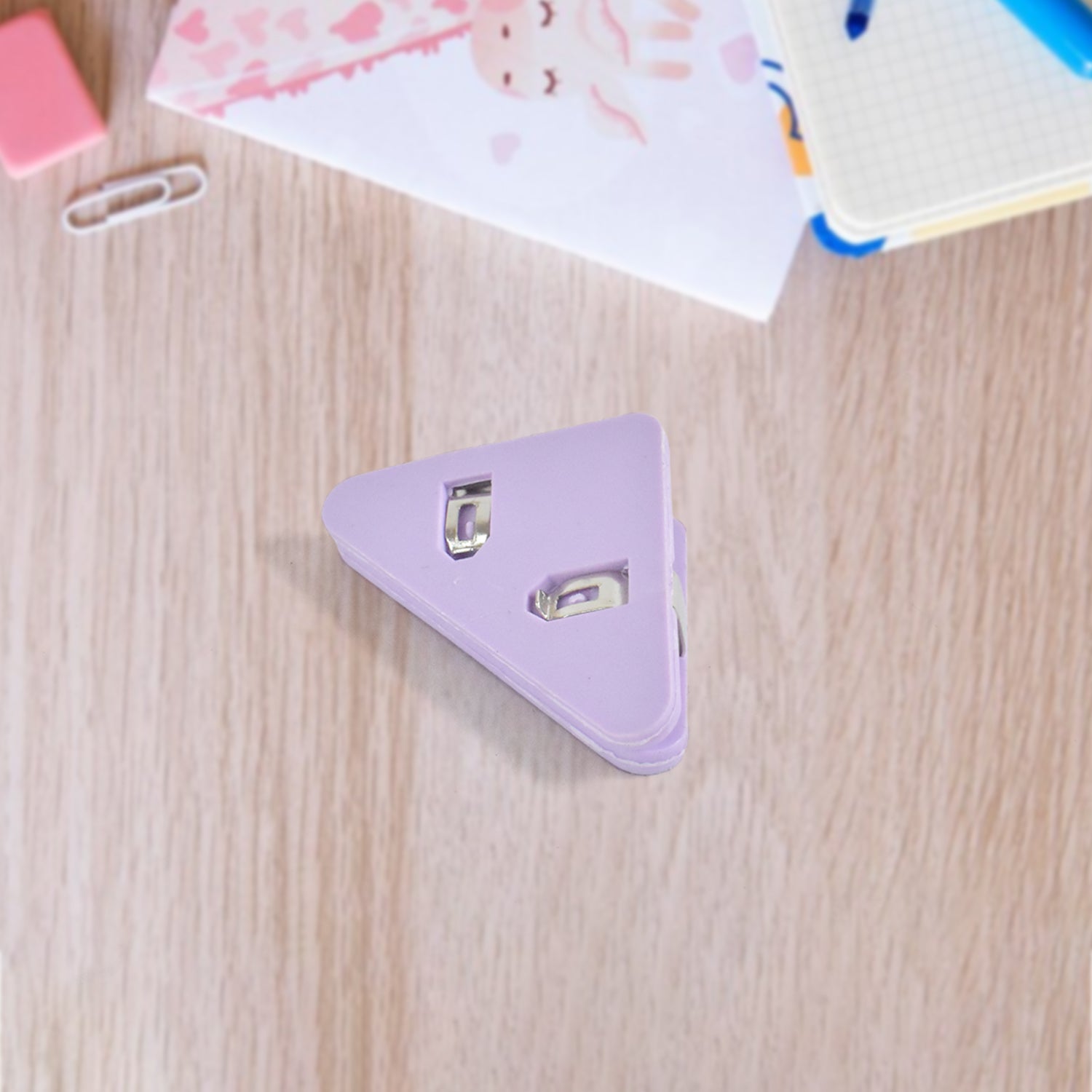 4_218abe44-d4d7-4106-b839-919c82cbbcd1.jpg Triangle Paper Clips | Small Corner Clips for Paper, Document Clip (1 pc) - Image 3