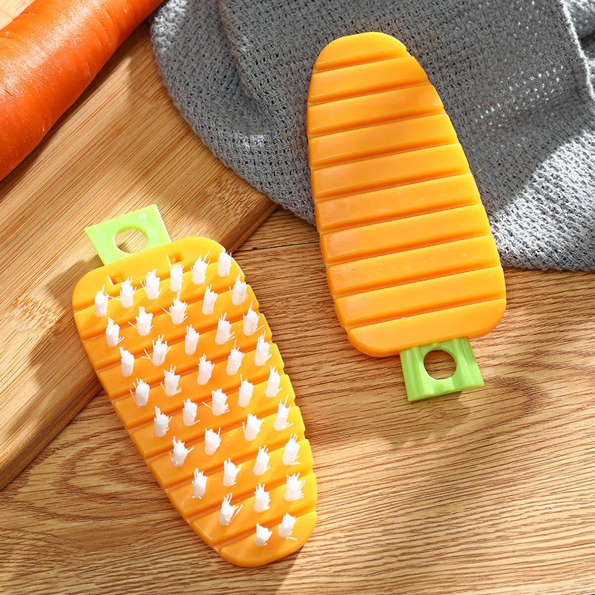 Carrot-Shaped Non-Toxic Vegetable Scrubbing Brush for Fruits & Veggies - Image 3