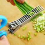 MULTIFUNCTION VEGETABLE STAINLESS STEEL HERBS SCISSOR WITH 5 BLADES - Image 4
