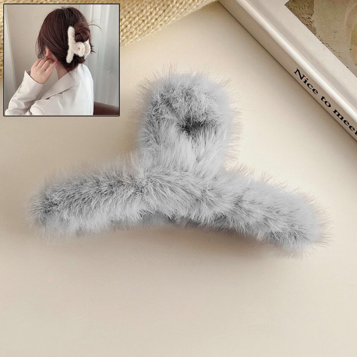Large Plush Hair Claw Clips, Plastic Fluffy Hair Claw Hair (1 Pc / Mix Color) - Image 1