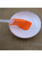 Spatula and Pastry Brush for Cake Decoration - Image 4